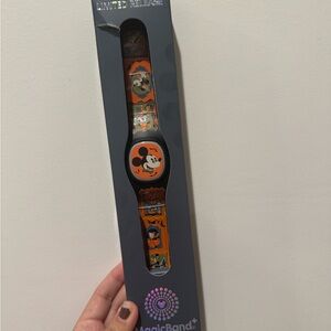 Disney 2025 Halloween MagicBand+ limited release unlinked